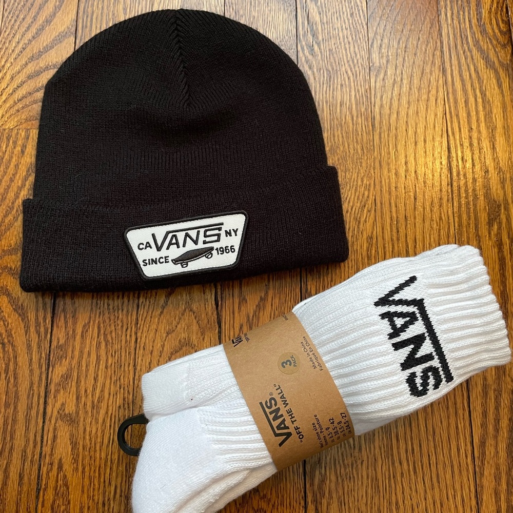 Vans bundle! Beanie and socks included